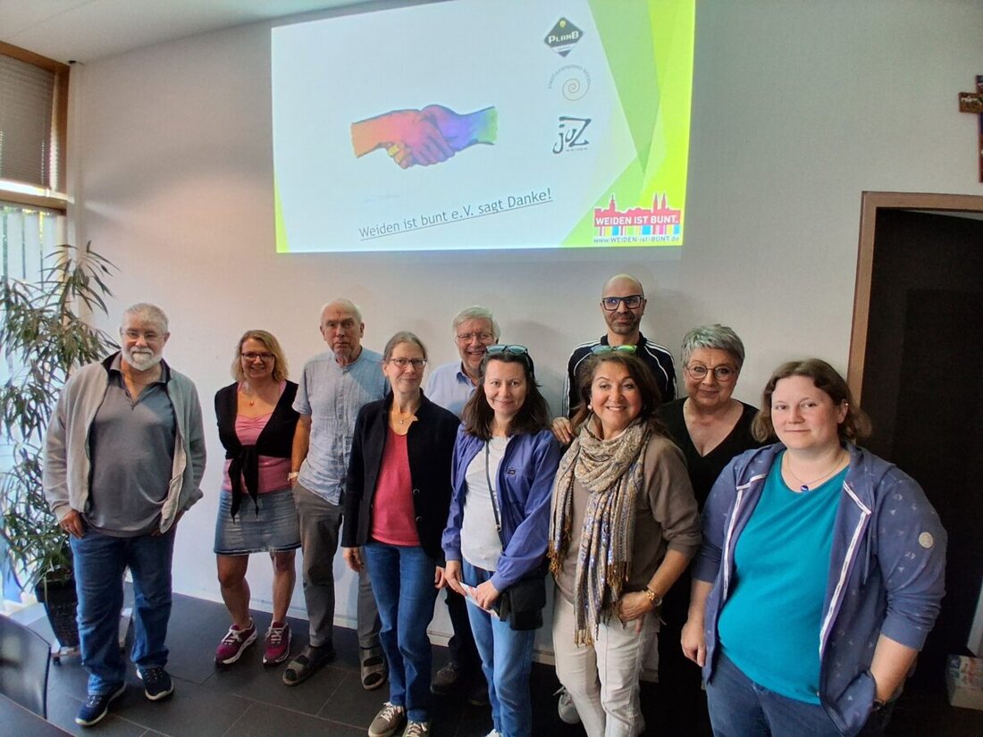 Weiden. Der Verein Weiden ist bunt e.V. zog bei seiner Mitgliederversammlung am 8. Mai 2026 Bilanz und diskutierte Entwicklungen in der Stadt. 17 Mitglieder berichteten von Aktionen und warben für Vielfalt, Demokratie und Zusammenhalt.
