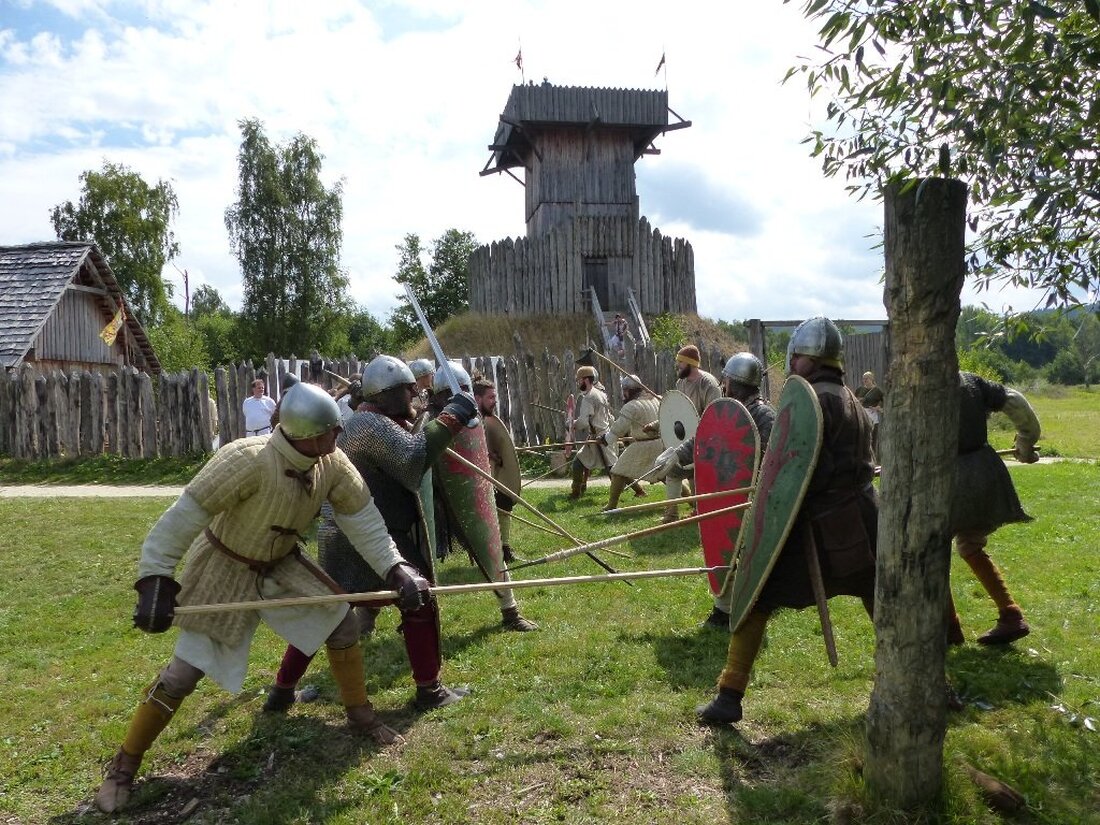 Bärnau. Die meisten Menschen haben dank Bücher und Filme ein festes Bild im Kopf, wenn sie an das Mittelalter denken. Das Historische Militärmanöver im Geschichtspark Bärnau-Tachov zeigt, wie es wirklich [&hellip;]