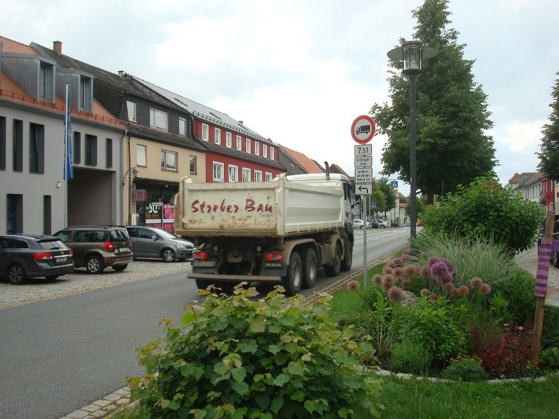 Mitterteich. Der Stadtrat beschließt Lkws aus Mitterteich zu verbannen. Auch an anderen Stellen im Ort wird es Veränderungen geben.  Von Werner Männer  In Mitterteich wird sich in Sachen Verkehr in [&hellip;]