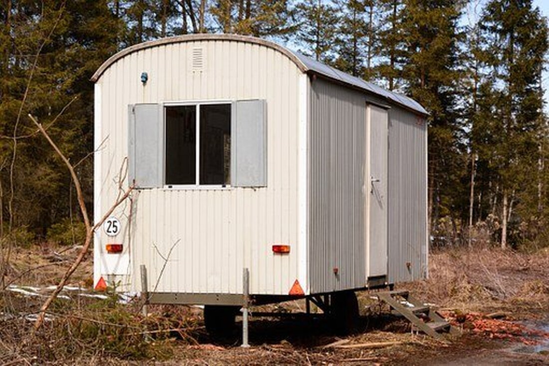 Weiden/Rothenstadt. Dass ein Bauwagen einer Gartenbaufirma am Wochenende unbeaufsichtigt war, nutzte ein Einbrecher für seine Zwecke.  Im Lindenweg stand von Freitag, 17:00 Uhr, bis Montag, 07:00 Uhr, der Bauwagen einer [&hellip;]