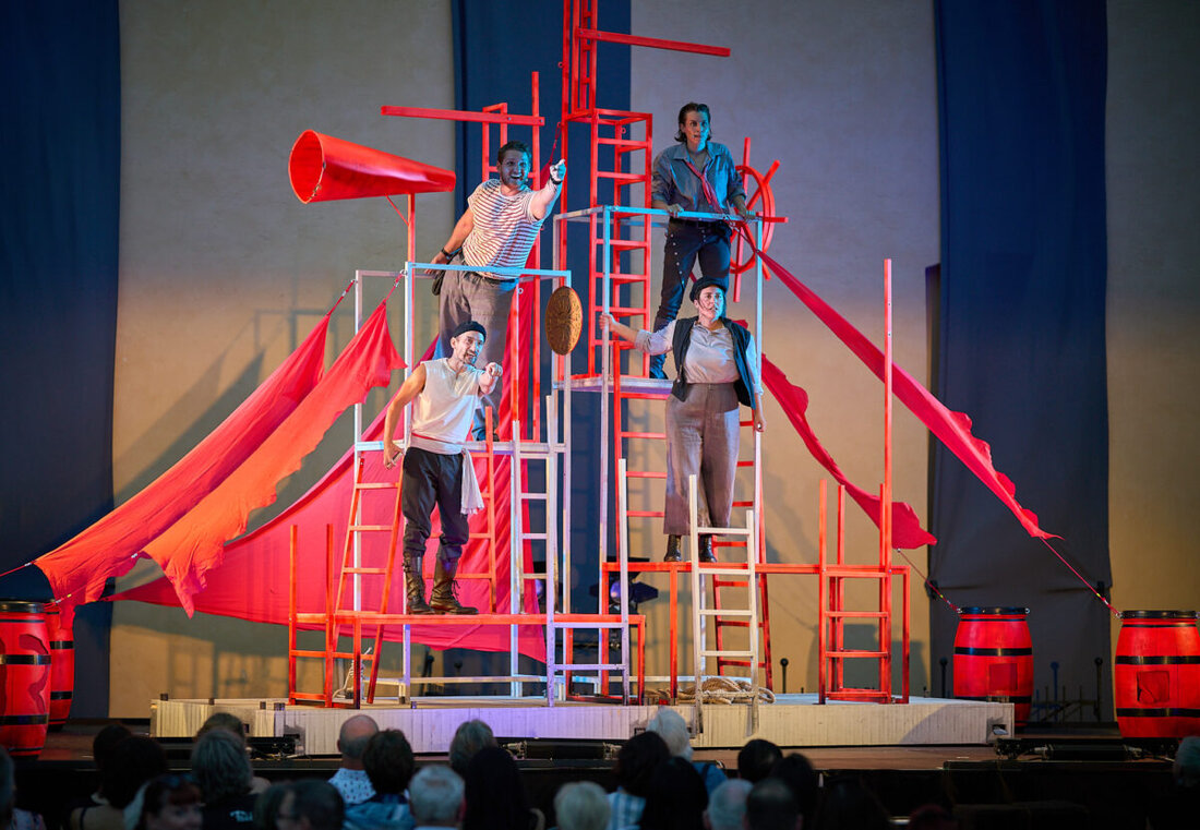 Amberg. Das Schauspielgastspiel Moby Dick kommt am 12. März ins Stadttheater; Beginn ist 19.30 Uhr, eine Werkeinführung startet um 18.45 Uhr. Ensemble Persona verbindet große Texte mit klarer Spielweise.