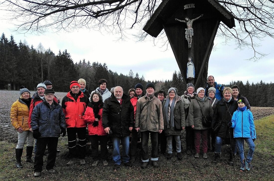 Moosbach. Der OWV Moosbach e.V. eröffnete an Heilige Drei Könige die Wandersaison 2020 – und das bei idealem Wanderwetter. Gemeinsam ging es nach Etzgersrieth.  25 Wanderfreunde trafen sich in Moosbach am [&hellip;]