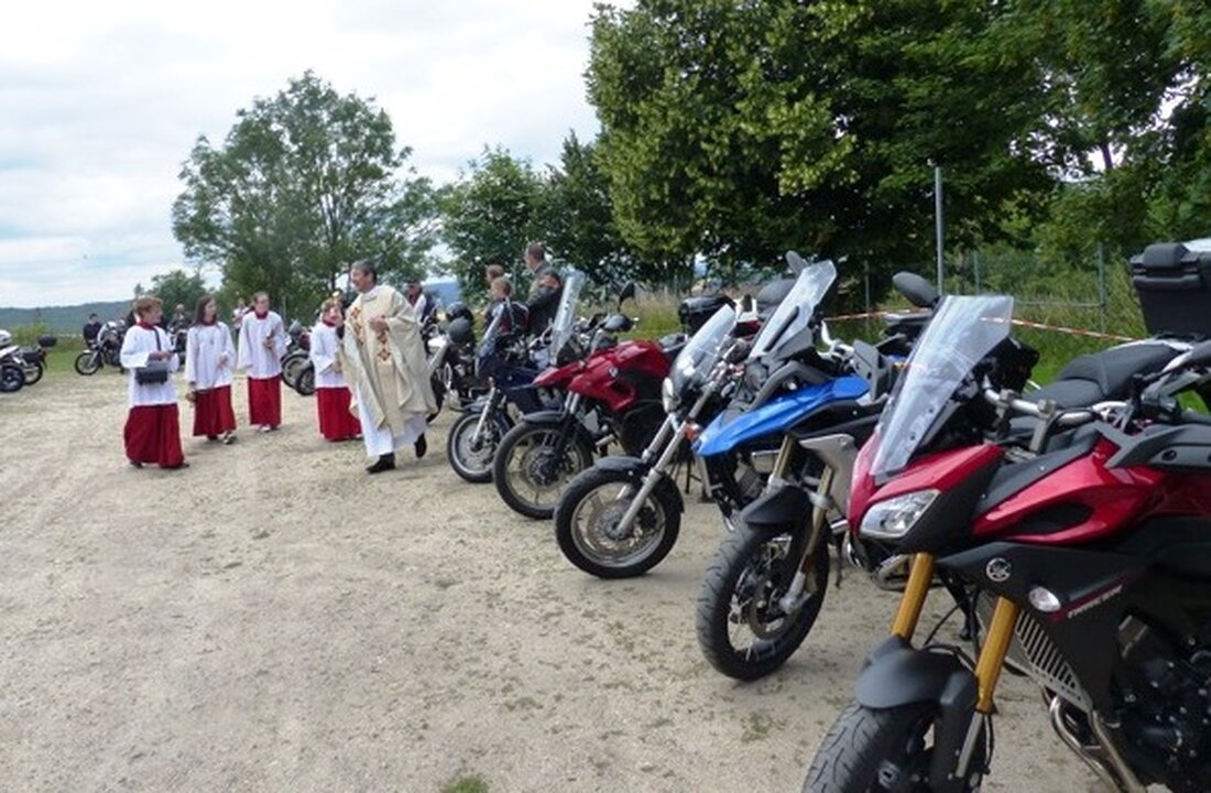 Leuchtenberg. Zum siebten Mal in Folge fand auf der größten Burganlage der Oberpfalz der Motorradgottesdienst statt – und doch gab es Premieren.  Von Sieglinde Schärtl  Der erste Motorradgottesdienst war es [&hellip;]