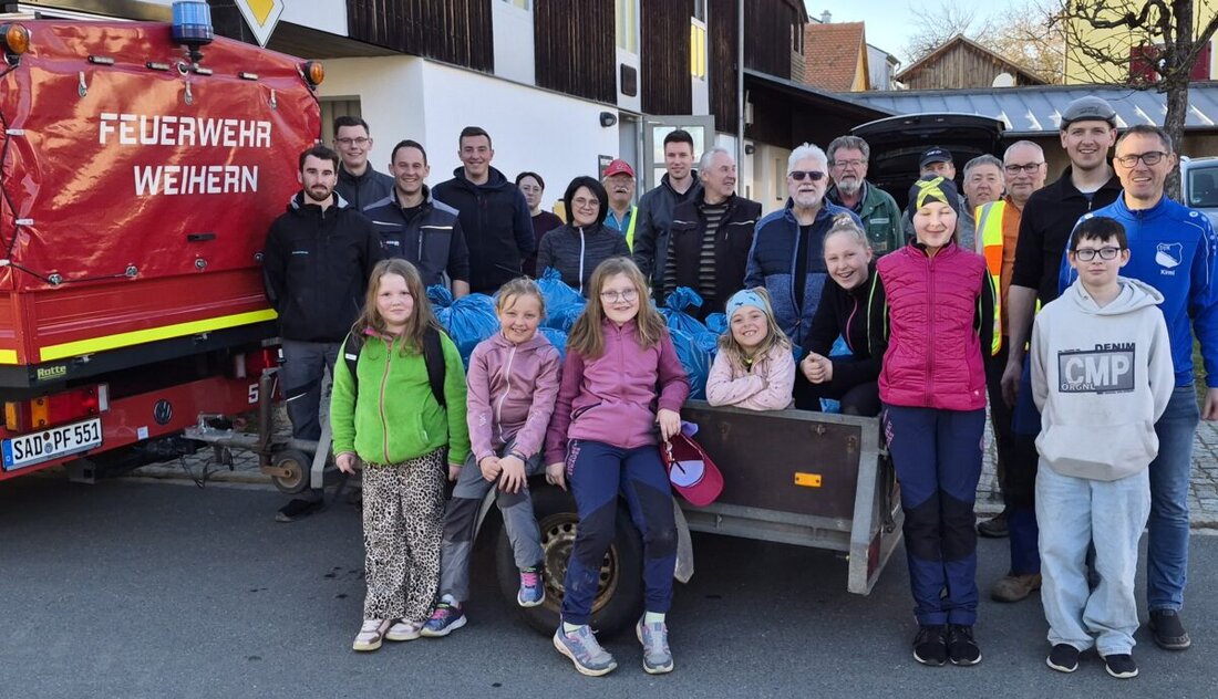 Weihern. Die Vereinsgemeinschaft Weihern führte am Mittwochabend die Aktion Saubere Umwelt rund um den Ort durch. Ab 17 Uhr sammelten Groß und Klein mit Warnwesten und Greifzangen Müll.