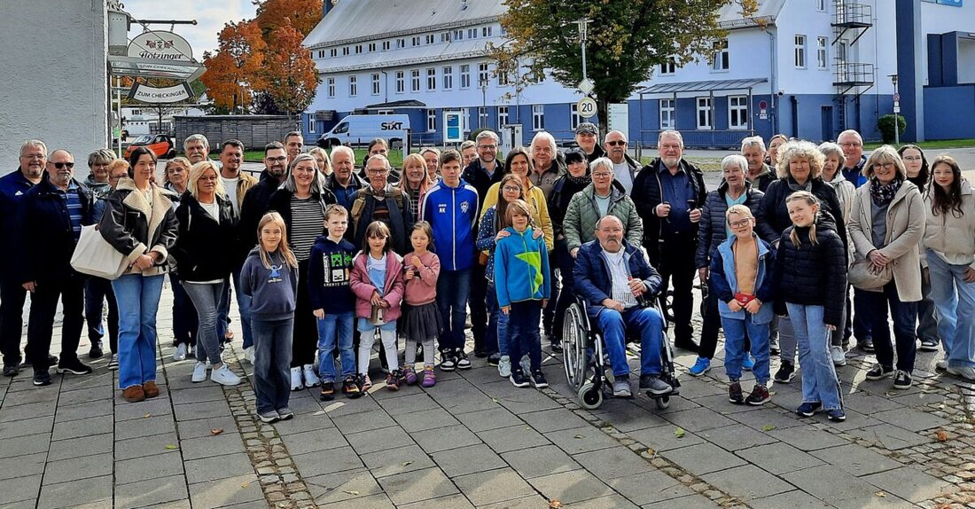 Weiden. Die Siedlergemeinschaft Rehbühl erlebte in den Bavaria-Filmstudios München eine Führung, drehte kurze Clips und bestaunte Fuchur und das U-Boot, was zum Volltreffer wurde.