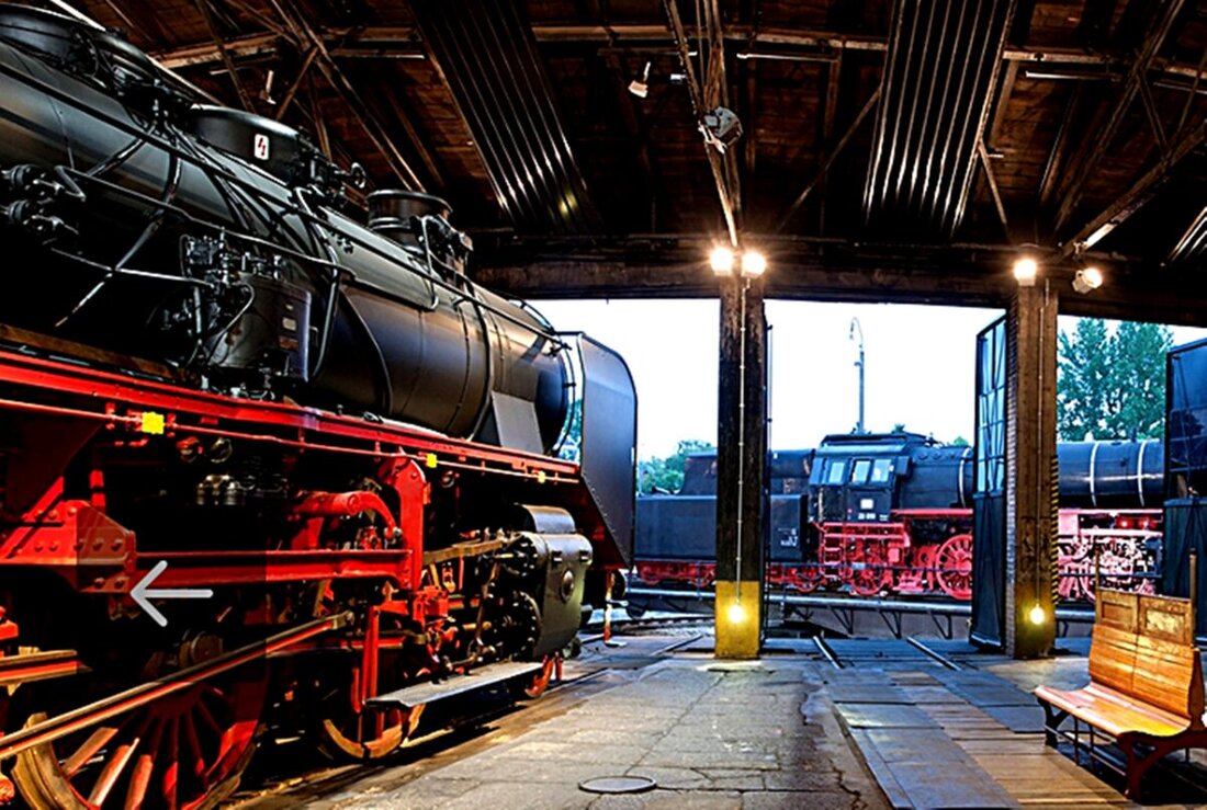 Weiden. Die Nordoberpfälzer Musikfreunde starten am Sonntag, 4. Oktober, um 9 Uhr zur Tagesfahrt ins Besucherbergwerk Gleißinger Fels, ins Dampflokomotiv-Museum und in eine Zoiglstube. Anmeldung bei Anita Wiendl.