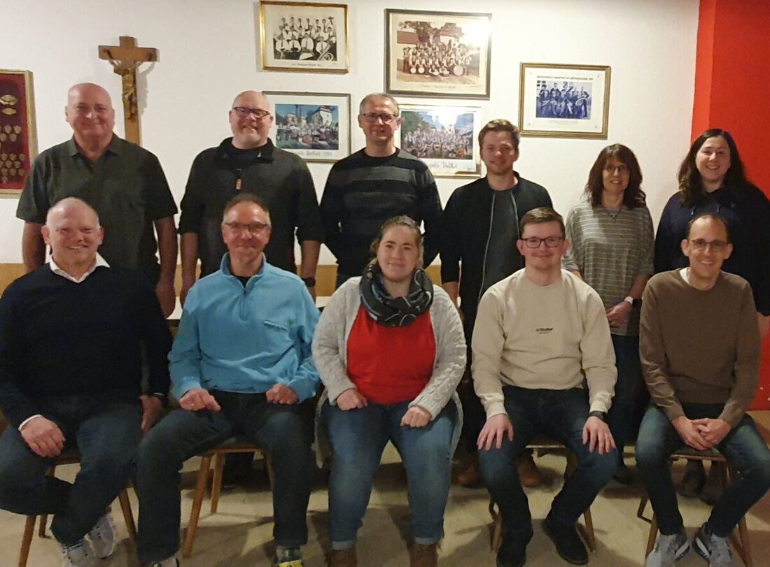 Pressath. Die Musikkapelle Dießfurt startet mit voller Auftragslage in die Saison 2026: 14 Feste, vom Frühlingsfest in Weiden bis zum Einzug der Regensburger Wallfahrer in Altötting. Neuwahlen bestätigten das Team.