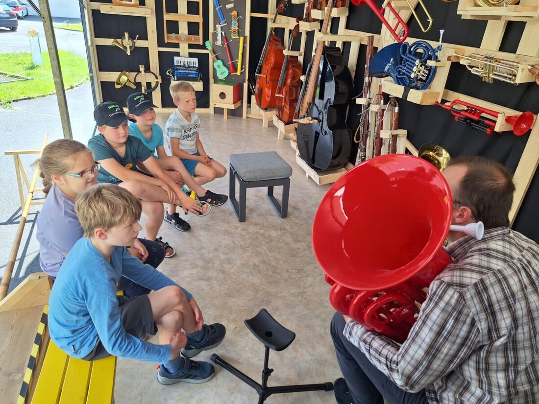 Mähring/Tirschenreuth. Im August 2025 bot der Verein Abenteuer Kultur e.V. zwei musikalische Nachmittage für Kinder, voller Musik, Bewegung und Kreativität. Die verschiedenen Altersgruppen lernten Instrumente kennen und hatten Spaß an Musik und Geschichten.