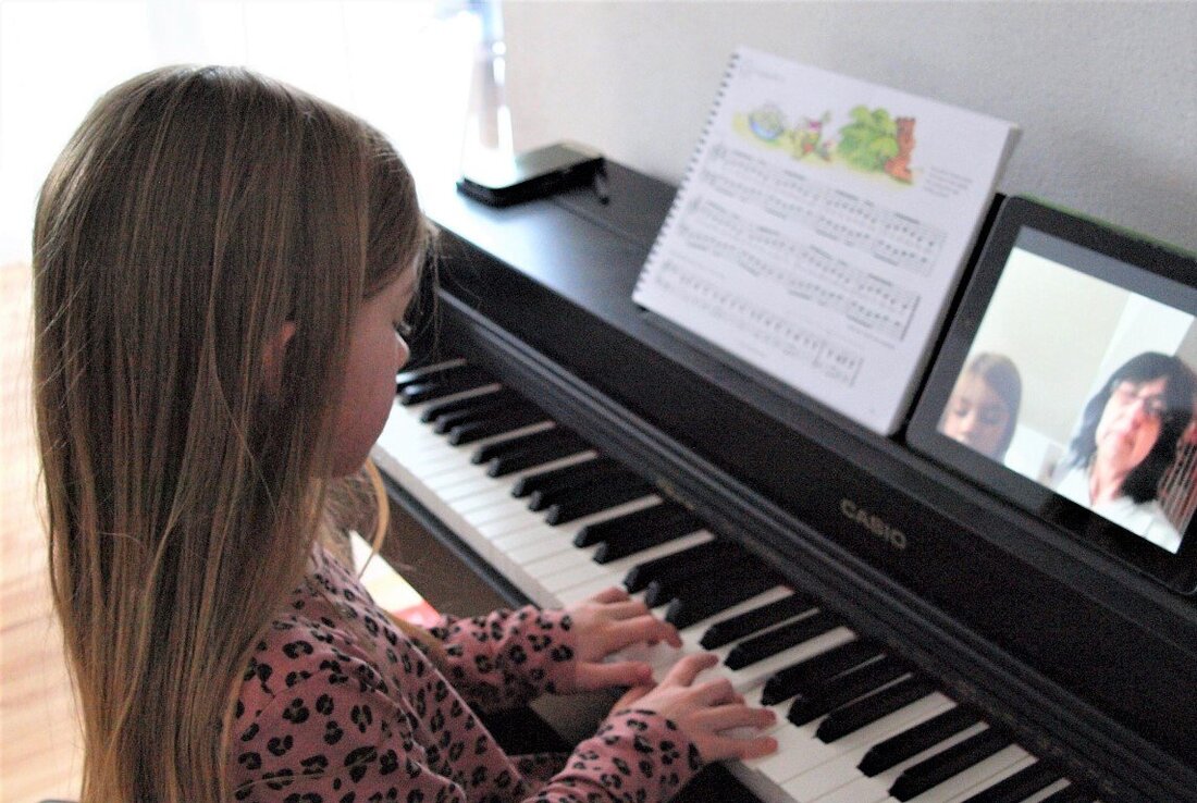 Grafenwöhr. Home-Schooling für den Musikverein Klingende Töne? Klar. Die Musiker machen das Beste aus der Situation und proben aktuell online. Wie das läuft. 