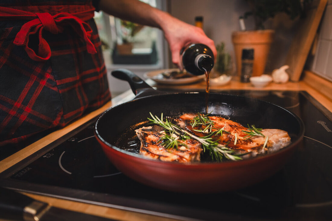 Weiden. Die NGG fordert mindestens 14,50 Euro Stundenlohn in der Fleischbranche, um die "harte Arbeit" angemessen zu entlohnen. Jährlich werden rund 2.200 Tonnen Fleisch in Weiden konsumiert.