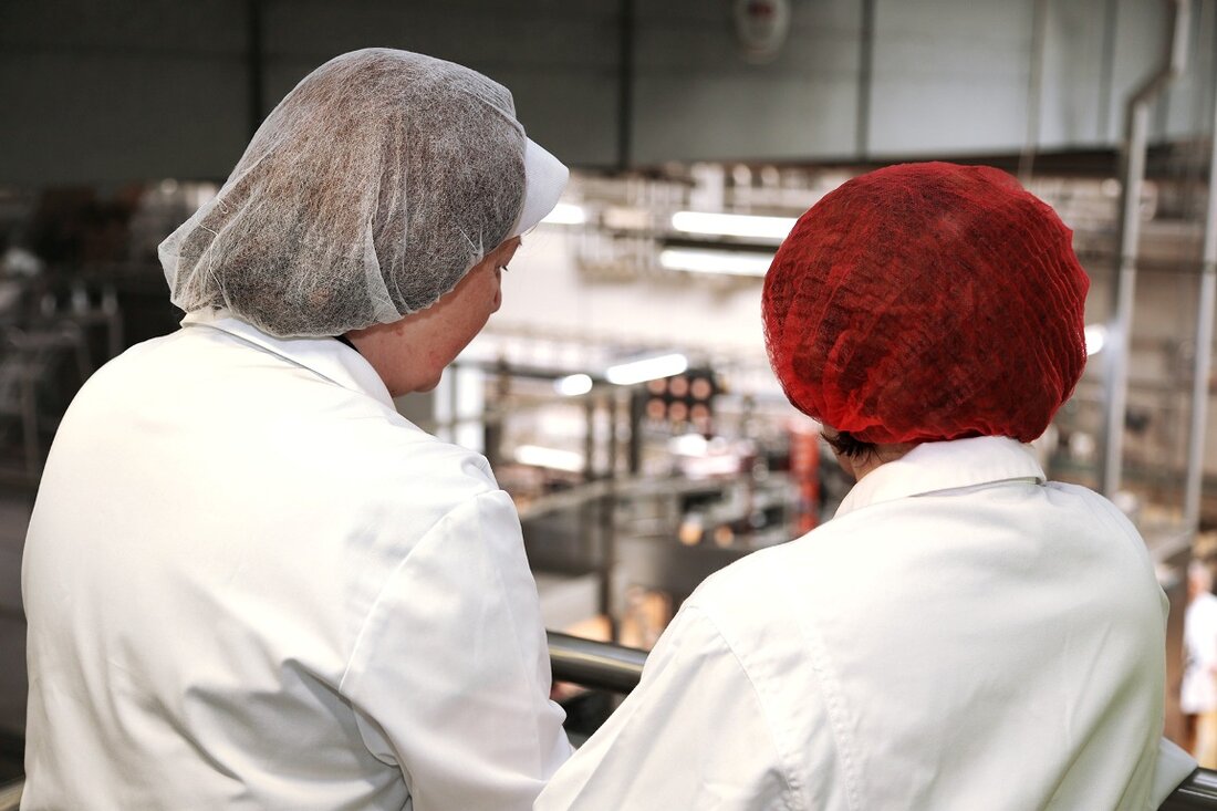 Weiden. Gleicher Lohn für gleiche Arbeit: Beschäftigte in Leiharbeit oder Werkvertrag sollen in Weiden besser gestellt werden. Das fordert die Gewerkschaft Nahrung-Genuss-Gaststätten (NGG). Der Gesetzentwurf von Bundesarbeitsministerin Andrea Nahles zur Begrenzung [&hellip;]