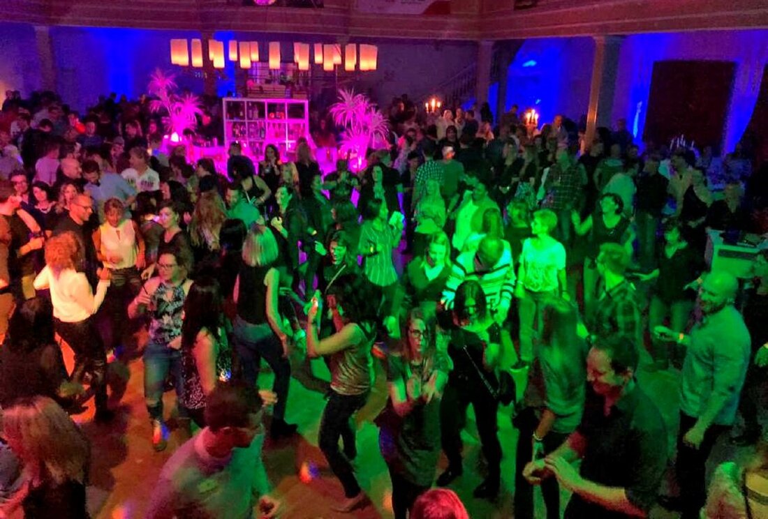 Weiden. Eine lange und außergewöhnliche Fete feiern, dabei noch Gutes tun und mit etwas Glück einen der vielen tollen Preise gewinnen – das sind die Zutaten der absolut gelungenen Viertauflage [&hellip;]