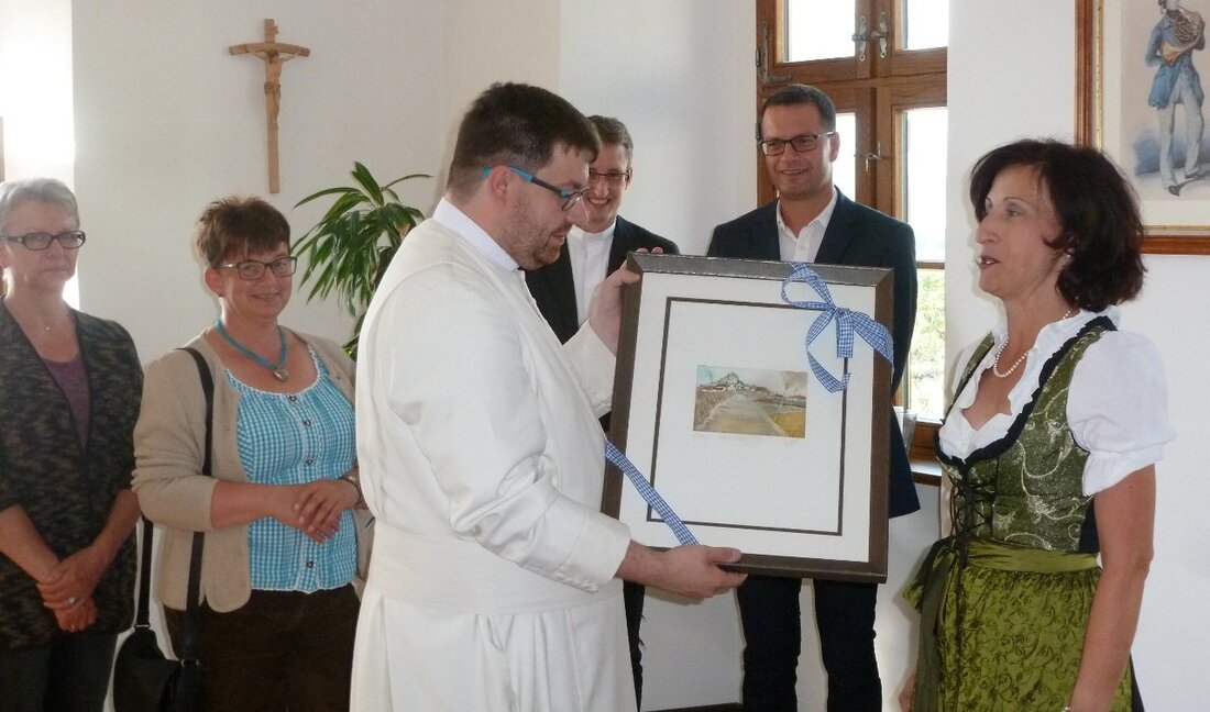 Parkstein. Seit Jahren ist Pater Johannes Bosco mit seinen Freuden aus Parkstein verbunden. Deshalb gab es für ihn auch nur einen Ort, um dort Nachprimiz zu feiern.  Der Festabend begann [&hellip;]