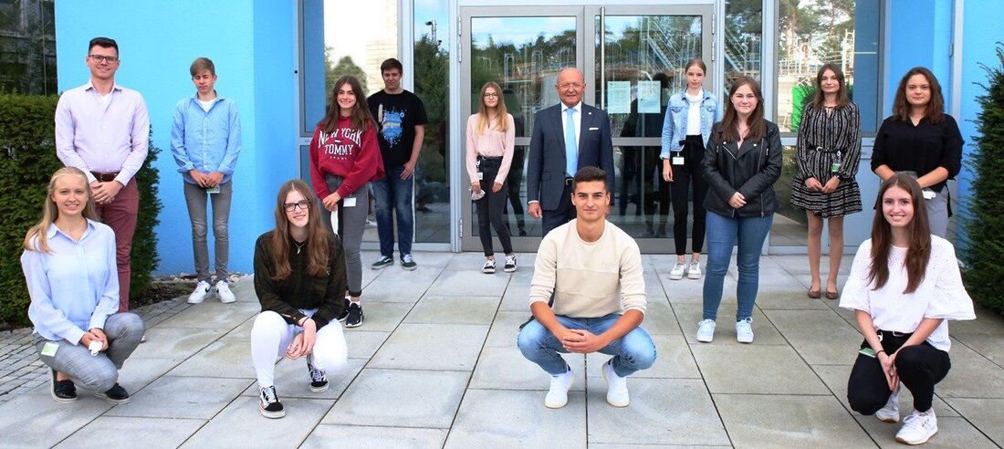 Neumarkt. Prof. Michael A. Popp begrüßte zum Start des neuen Ausbildungsjahres in der Unternehmenszentrale in Neumarkt elf Auszubildende und zwei dual Studierende. Der Bionorica-Vorstandsvorsitzende wünschte allen Nachwuchskräften viel Erfolg beim [&hellip;]