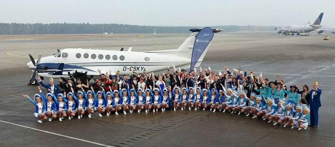 Weiden/Nürnberg. Eine fliegende Karnevalsgesellschaft wie in Nürnberg gibt es sonst nirgends in Deutschland. Jedes Jahr veranstalten die Nürnberger Narren einen sogenannten Prinzenflug und laden dabei Prinzenpaare aus der ganzen Umgebung ein. [&hellip;]