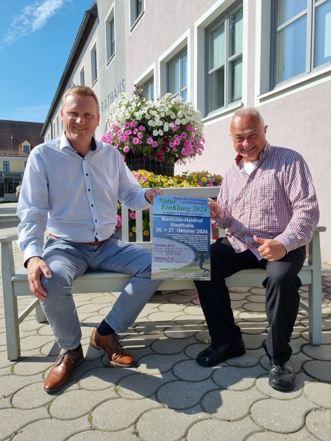 Maxhütte-Haidhof. Die Messe NaturEinKlang 2024 für Lebensfreude und Wohlbefinden findet am 26. und 27. Oktober zum 15. Mal statt, mit über 80 Ausstellern und einem vielfältigen Vortragsprogramm. Der Eintritt kostet 9 Euro, unter 14 Jahren ist der Eintritt frei.