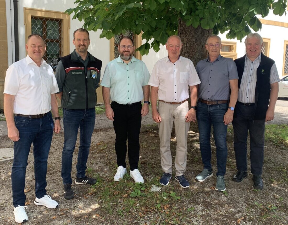 Ensdorf. Der Naturpark Hirschwald stellt in der Mitgliederversammlung die Weichen für die Zukunft: Baubeginn für das Zentrum in Hohenburg rückt näher, starke Projekte, solide Finanzen. Gewählt wurde auch ein neuer Vorstand.