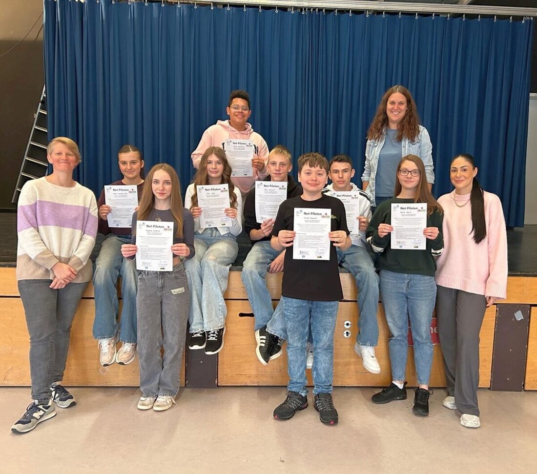 Amberg-Sulzbach. Acht Schülerinnen und Schüler der Mittelschule Hahnbach wurden zu Net-Piloten ausgebildet und coachen nun Jüngere zu sicherer Mediennutzung. Die KoJa steuert das Projekt und begleitet die Workshops.