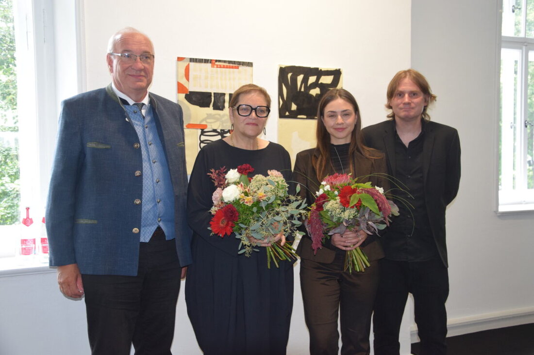 Schwandorf. Die Kebbel-Villa zeigt in der Ausstellung „In Bewegung“ die Neuankäufe 2026 des Bezirks Oberpfalz, mit Werken von Stefan Bircheneder, Natalie Brehmer, Renate Haimerl Brosch und Renate Höning, zu sehen bis 25. Oktober.