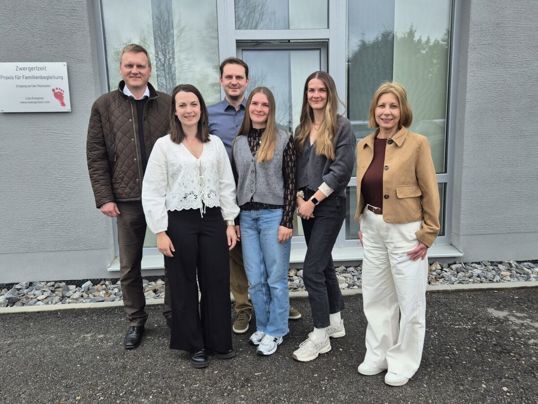 Maxhütte-Haidhof. Die neue Zwergerlzeit bietet werdenden und jungen Familien Beratung, Kurse und Austausch rund um Schwangerschaft, Geburt und Kindheit. Gründerin Lisa Kraupner vernetzt Eltern mit Hebammen und Kinderärzten.