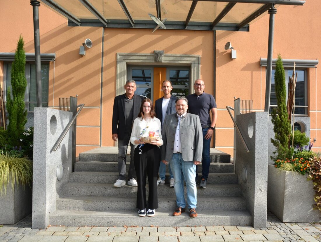 Teublitz. Nikola Bitterbier startete am 1. September ihre Ausbildung zur Verwaltungsfachangestellten im Rathaus Teublitz. Sie wird dort alle Fachbereiche kennenlernen.