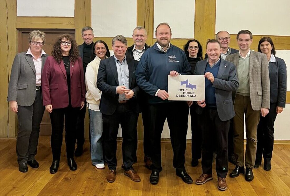 Neustadt/WN. Der neue Zweckverband „Neue Bühne Oberpfalz“ hat sich konstituiert und stärkt die Theater der Region. Gründungsmitglieder sind Neustadt/WN, Weiden, Tirschenreuth und Kemnath; 2026 stehen 441.000 Euro bereit.