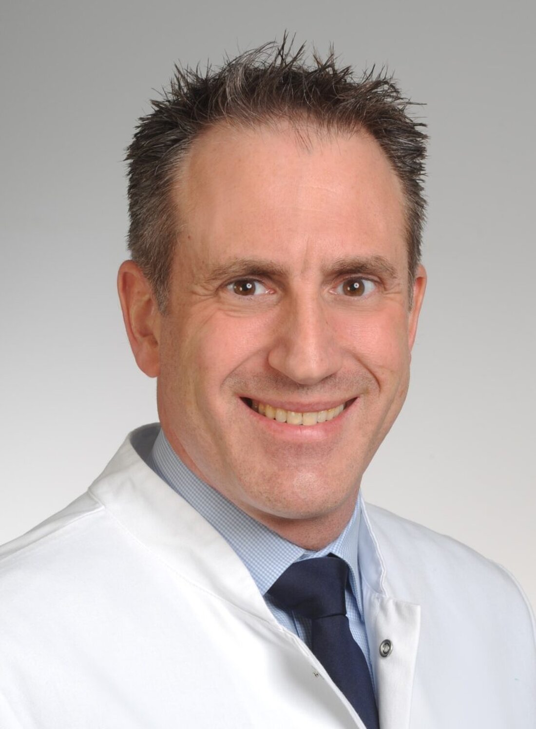 Weiden. Die Kliniken Nordoberpfalz AG hat Prof. Thomas Bschleipfer zum neuen Chefarzt der Urologie und Dr. Wenke Finkenzeller zur neuen Chefärztin der Neurologie am Klinikum Weiden ernannt.