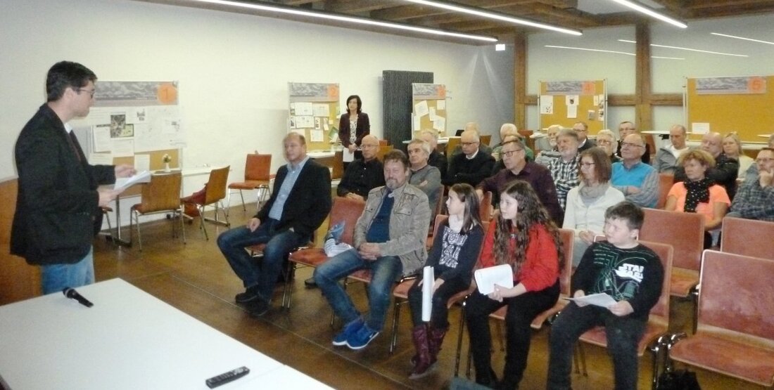 Parkstein. Kreative und innovative Köpfe waren hier gefragt: Beim Infoabend der ISEK im Steinstadl ging um die schöne Marktgemeinde Parkstein und wie das Leben hier noch schöner wird.  Bürgermeisterin Tanja [&hellip;]