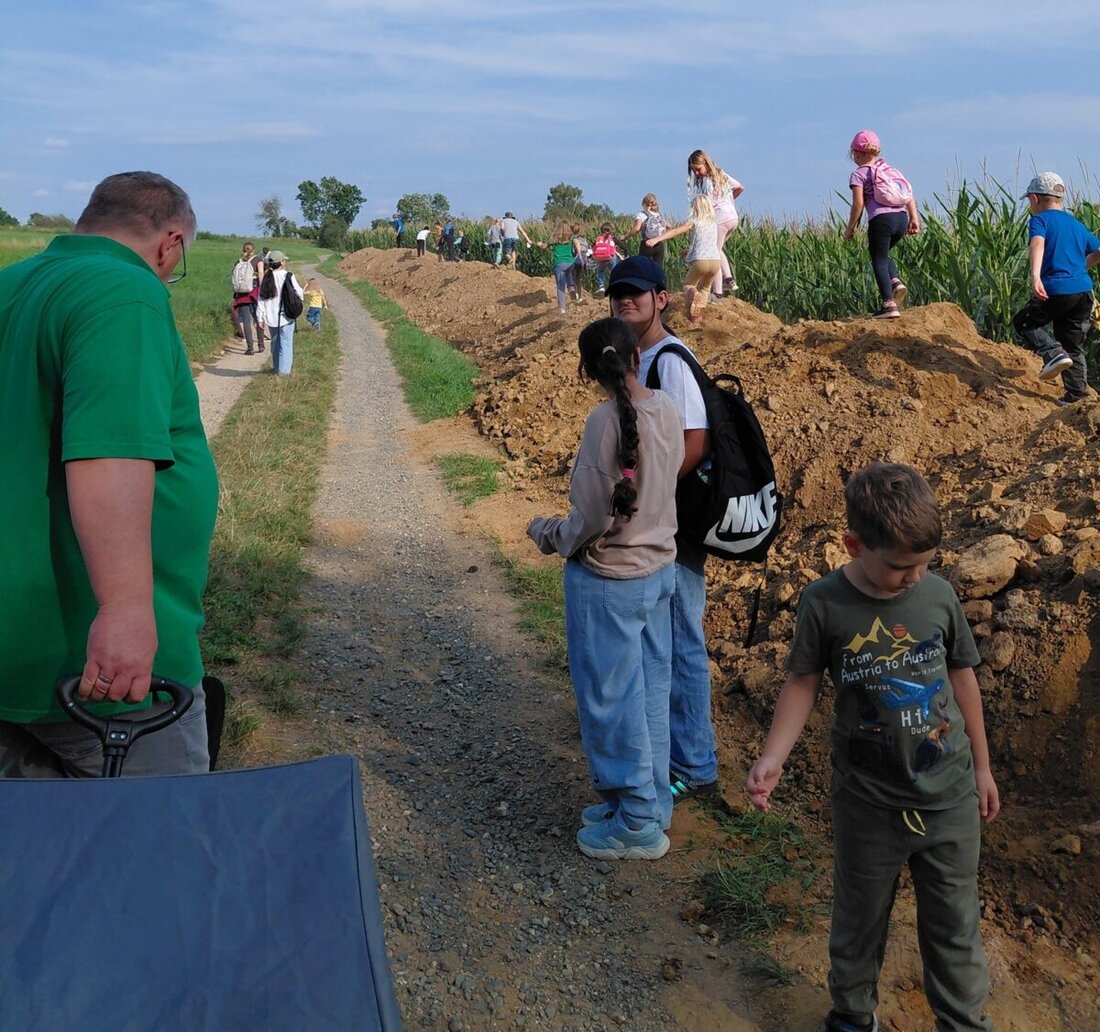 Floß. Der OWV-Zweigverein stellt die neue Jugendgruppe „Die Woidkraxler“ am 31. Oktober von 15 bis 19 Uhr bei einer Halloween-Party vor. Kinder von 10 bis 15 Jahren melden sich bis 27. Oktober 2025 an.