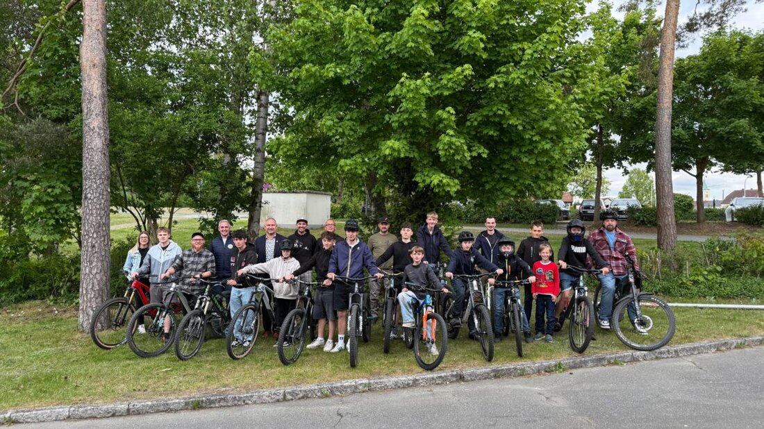Weiherhammer. Die neue Mountainbike-Abteilung der TSG Mantel Weiherhammer wurde gegründet, Janos Bredow zum Abteilungsleiter gewählt. Sie zielt darauf ab, legale und naturnahe Mountainbike-Strecken zu schaffen, besonders für Kinder und Jugendliche.
