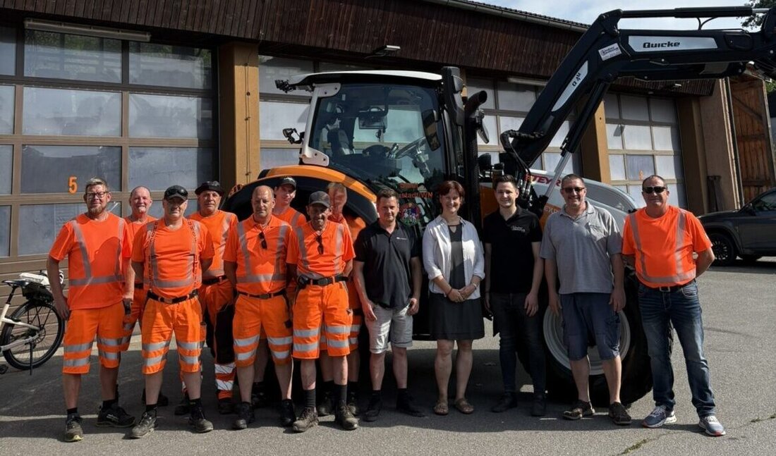 Neustadt/WN. Der Bauhof erhält einen neuen Steyr Expert CVT mit 140 PS und stufenlosem Getriebe. Das moderne Arbeitsgerät ersetzt nach fast 20 Jahren den alten Traktor und stärkt Einsätze von Sommer bis Winter im Stadtgebiet.