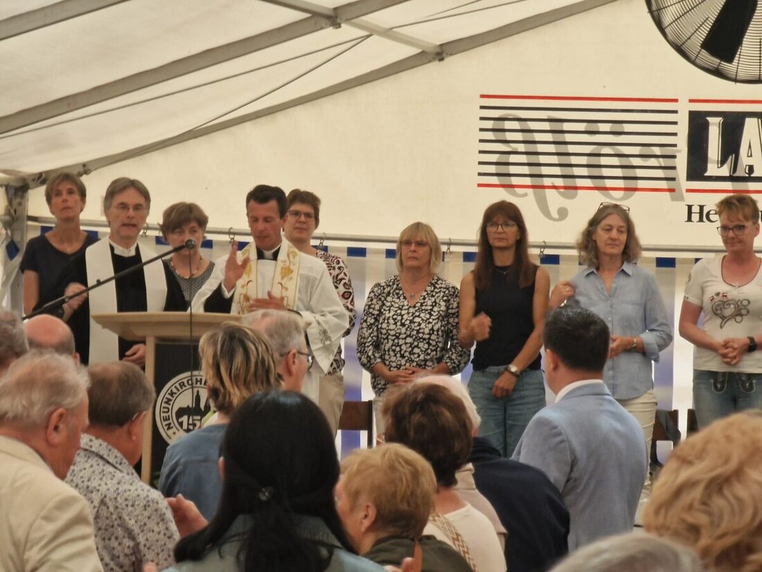 Neunkirchen. Trotz eines kurzen Regenschauers eröffnete die Dorfgemeinschaft ihren neu gestalteten Dorfplatz mit ökumenischem Gottesdienst, Musik und Zuspruch. Ehrenamt und Vereine machten das sechste Dorffest zur Premiere.