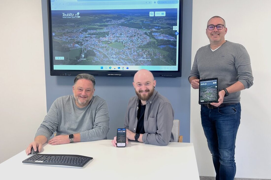 Teublitz. Nach intensiver Vorbereitung stellt die Stadt ihre Website neu vor: technisch aktuell, mobil optimiert und in Blau, Weiß und Gelb. Rund 5.000 Besuche pro Woche, zwei Drittel mobil, treffen auf Übersicht und Sicherheit.