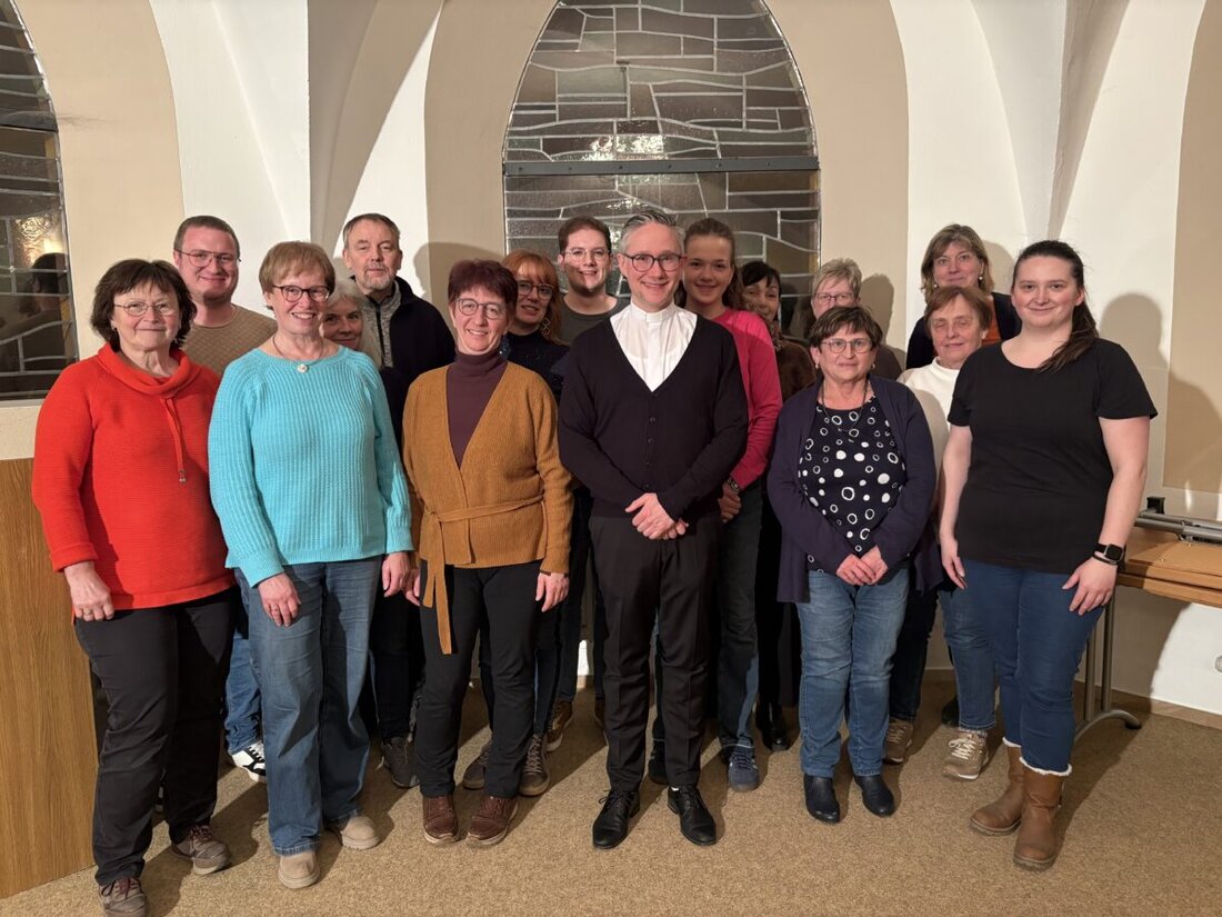 Pleystein. Der neu gewählte Pfarrgemeinderat der Pfarreiengemeinschaft Pleystein-Miesbrunn-Burkhardsrieth hat sich für die Wahlperiode 2026 bis 2030 konstituiert. Dabei wurden langjährige Mitglieder gewürdigt.