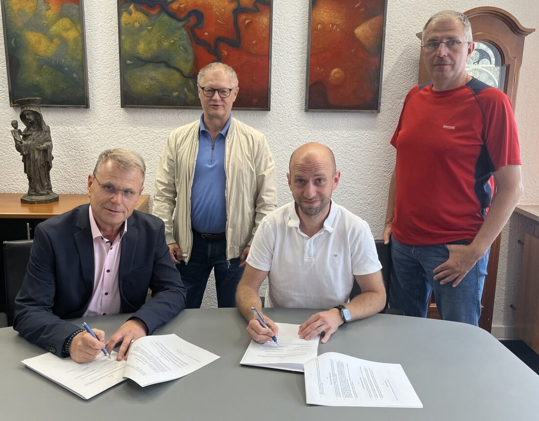 Windischeschenbach. Stadt und Freistaat haben die Vereinbarung für einen rund 1.200 Meter langen Radweg nach Neustadt/WN unterzeichnet, Baubeginn Mitte August 2026, Fertigstellung Mitte Oktober 2026, Kosten rund 648.000 €.