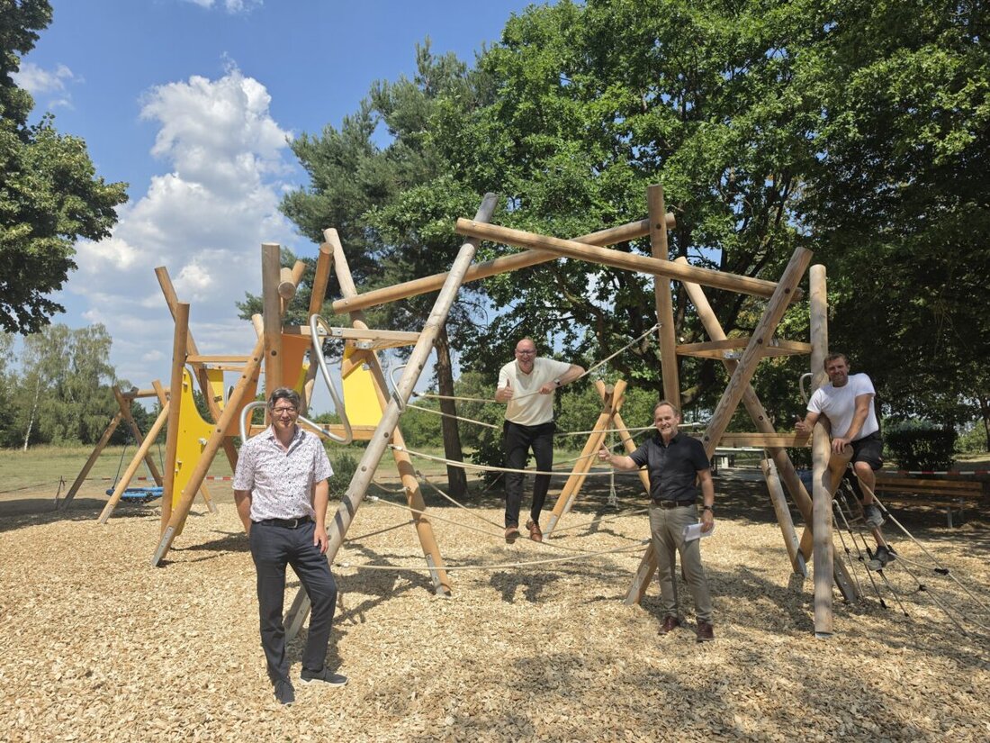 Burglengenfeld. Pünktlich zu den Sommerferien öffnet der neue Spielplatz am Galgenberg und bietet Familien einen modernen Ort zum Spielen. Investiert wurden rund 60.000 Euro, ein Bewegungsparcours folgt in Kürze.