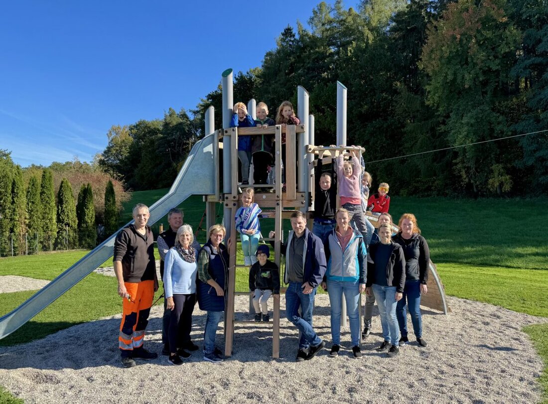 Schwarzenfeld. Am 14. Oktober wurde in Pretzabruck der neue Spielplatz eröffnet, den Elterninitiative, Karl-Knab-Stiftung (38.000 Euro) und der Bauhof schnell mit moderner Ausstattung ermöglichten.