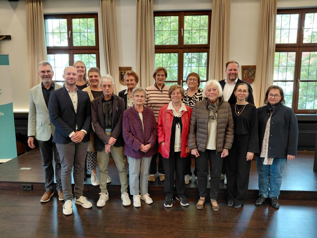 Tirschenreuth. Dank, Wertschätzung und zugleich ein Neuanfang standen im Mittelpunkt einer gemeinsamen Veranstaltung des Landkreises Tirschenreuth. Im Landratsamt wurden die ausscheidenden Senioren- und Behindertenbeauftragten auf Landkreis- und Gemeindeebene verabschiedet und ihre Nachfolgerinnen und Nachfolger begrüßt.