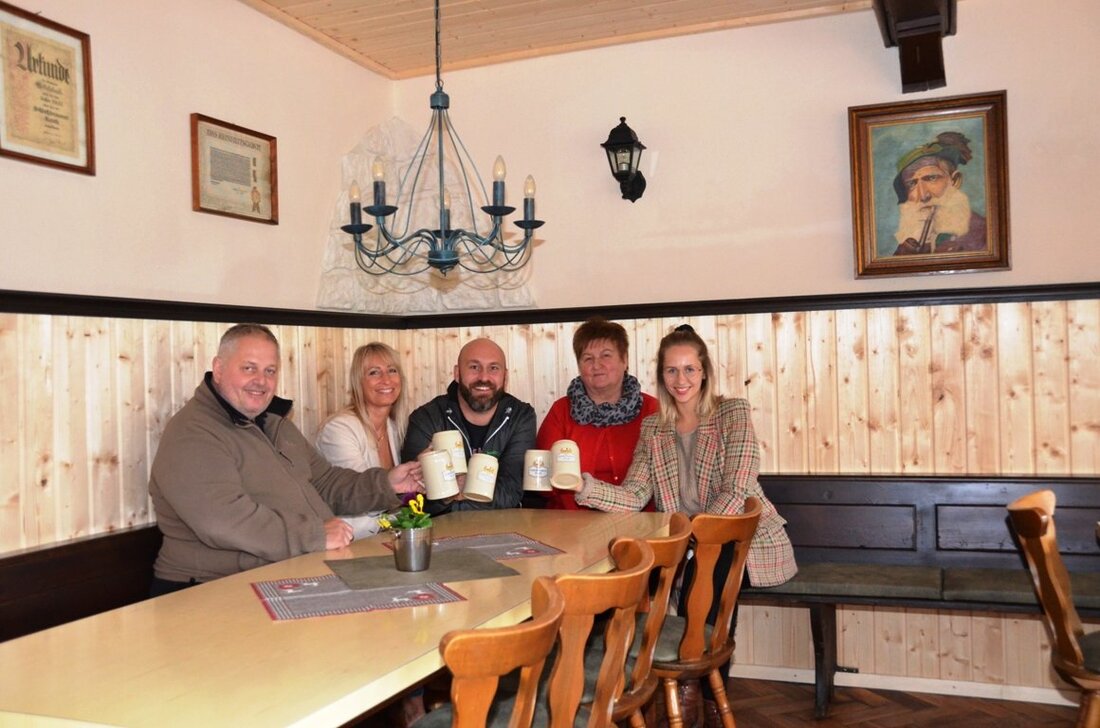 Fuchsmühl. Zoigl beim Schnapper heißt es ab 03. Oktober im ehemaligen Gasthaus “Wittelsbach” in Fuchsmühl. Markus Höcht will aus dem “Schnapper” einen gemütlichen Treff für Jung und Alt machen. Nach [&hellip;]