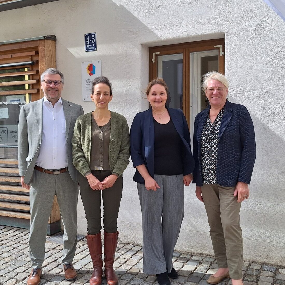 Mitterteich. Das Mehrgenerationenhaus bietet in Kooperation mit der Caritas Weiden und AELF ein Programm für junge Familien. Angeboten werden Stillcafé, Ernährungs- und Bewegungsworkshops sowie Erste-Hilfe-Kurse.