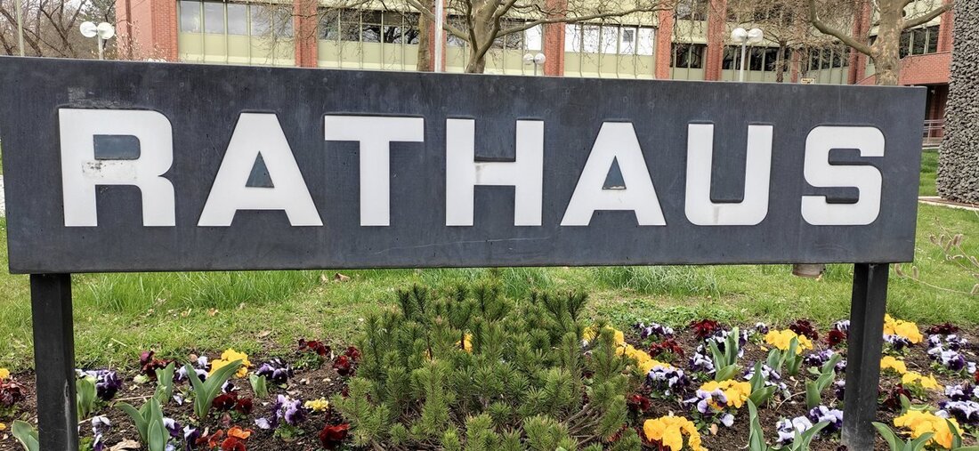 Weiden. In der Reihe „Infos aus den Dezernaten“ von der Stadtverwaltung berichteten die beiden Dezernenten von D1 (Personal), Andreas Holz und D5 (Soziales), Wolfgang Hohlmeier. 