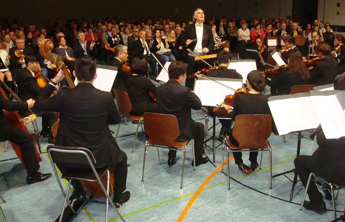 Mitterteich. Hochkarätige Musiker sind in Mitterteich aufgetreten: Starke Stimmen und Orchester sorgten für Gänsehaut pur.  Von Werner Männer  Ein hochkarätiges Konzert mit ausgezeichneten Gesangsolisten erlebten die überaus zahlreichen Besucher des [&hellip;]