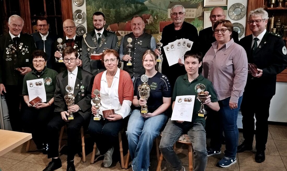 Neunkirchen/Mitterhöll. Nach sechs Jahren Pause beleben Neunkirchen und Mitterhöll die Stadtmeisterschaft mit 76 Startern aus sieben Vereinen, wobei Nachwuchs und Gemeinschaft überzeugen.
