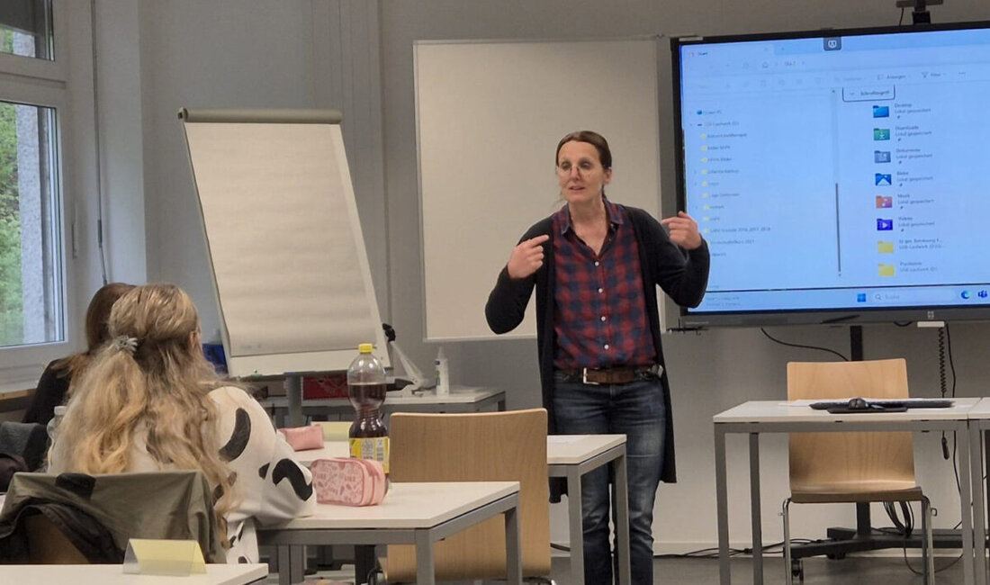 Neustadt. Ein Projekt bereitet angehende Pflegekräfte auf die Begleitung sterbender Menschen vor, angeleitet von Matthias Dumler. Sie erlangten Einblicke in Palliativ- und Hospizversorgung, wodurch Sicherheit im Umgang mit diesen Themen wuchs.