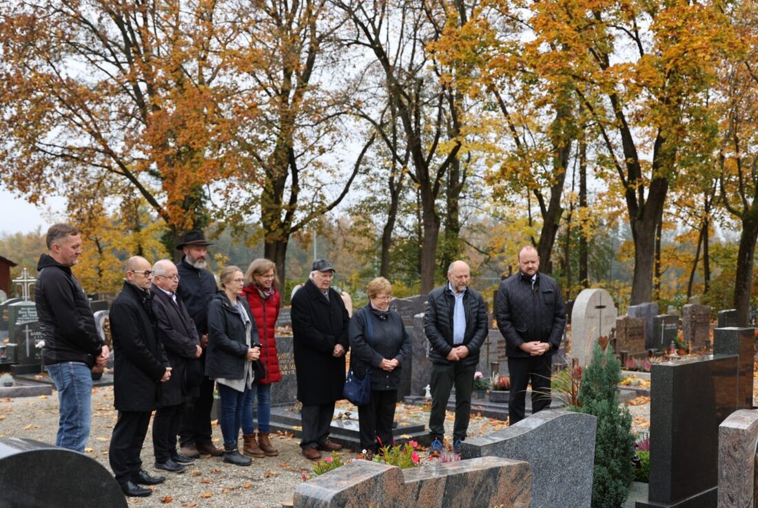 Neustadt/WN. Zum 40. Todestag des ehemaligen Landrats Christian Kreuzer, der von 1949 bis 1984 im Amt war, fand eine Gedenkveranstaltung statt. Kreuzer wurde für seine Verdienste um den Aufbau und die Entwicklung des Landkreises nach dem Zweiten Weltkrieg gewürdigt.