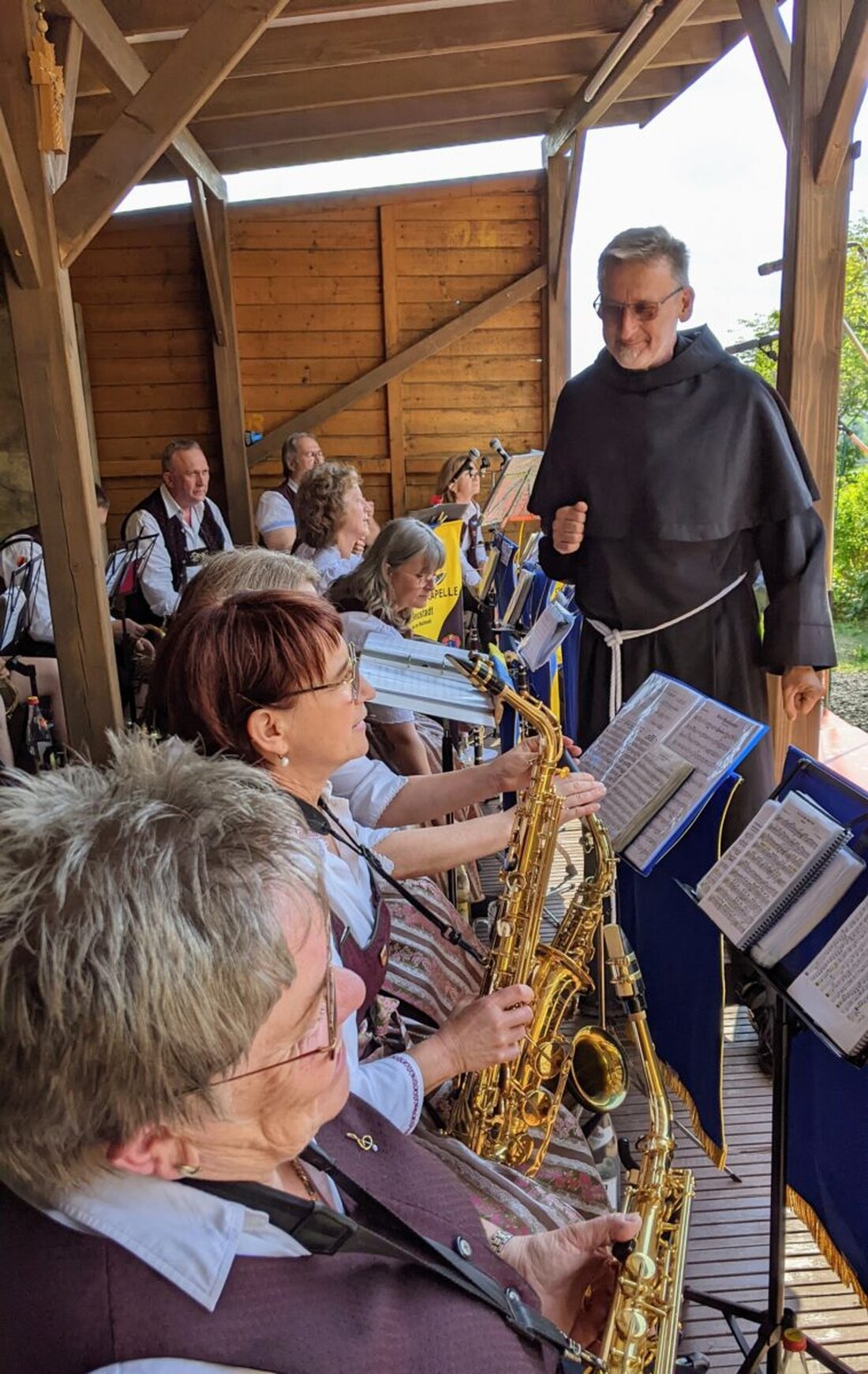 Neustadt. Zum Felixfest am 18. Mai bietet die Musikschule ein weltliches Programm im Klostergarten mit Musik, Spielen für Kinder und Speisen. Ab 9 Uhr werden Kuchen gesammelt, und es gibt Auftritte von Chören und Musikgruppen.