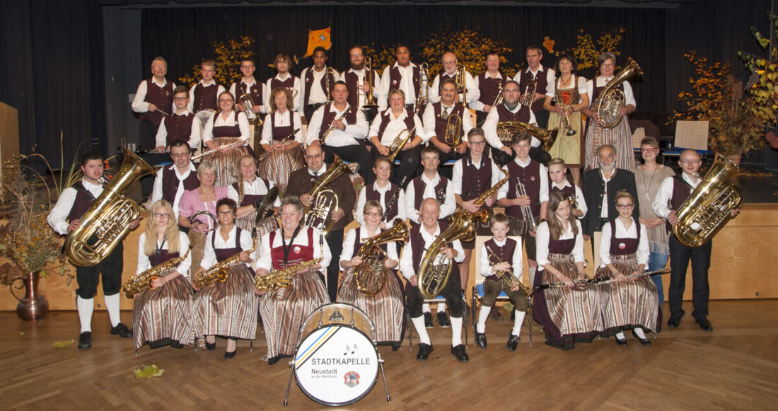 Neustadt. Der Serenadensommer startet am 26. Juni mit einem Konzert der Stadtkapelle und des Akkordeonorchesters, die traditionelle Volksmusik spielen. Diverse musikalische Events, von Country bis Rock, folgen bis zum 14. August.