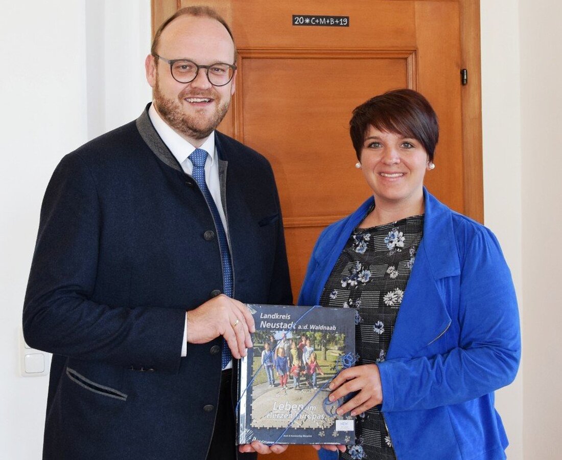 Neustadt/WN. Müssen unterschiedliche Parteien immer gegensätzliche Meinungen vertreten? Nicht zwangsläufig – in vielen Punkten herrscht auch Einigkeit!  Obwohl aus unterschiedlichen „politischen Lagern“ stammend, stellten die Landtagsabgeordnete Anna Toman (Bündnis90/GRÜNE) und [&hellip;]