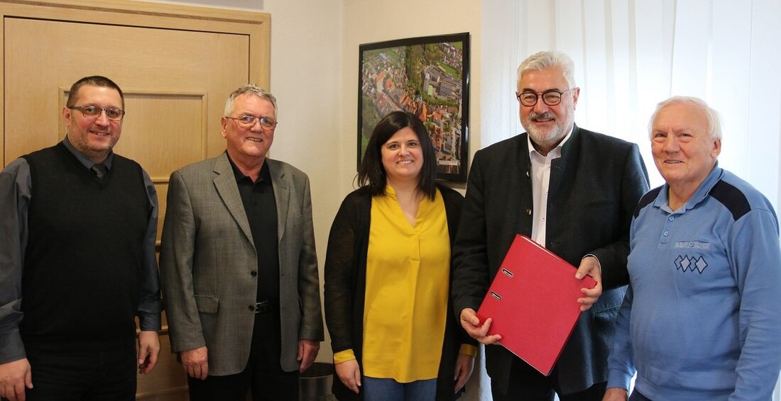 Neustadt/WN. Ein Teil der „alten Garde“ der Neustädter SPD hat jetzt den Wahlvorschlag für die Kommunalwahl 2020 bei der Stadtverwaltung abgegeben. Altbürgermeister Gerd Werner und der ehemalige Stadtrat Karl Schmidberger [&hellip;]