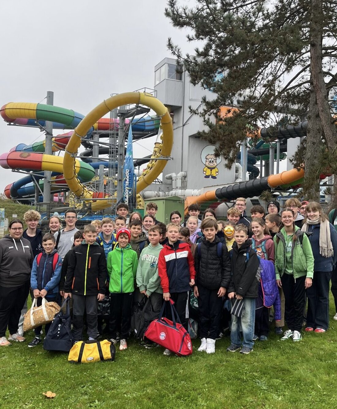 Neustadt. 44 Kinder und Jugendliche verbrachten einen aufregenden Tag im Erlebnisbad Palm Beach, abgeschlossen mit einem Eis.